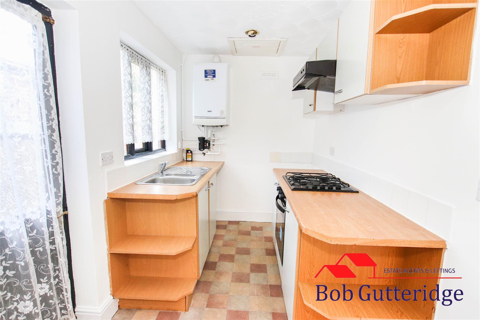 FITTED KITCHEN